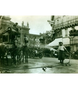 Omnibus de caballos en Gare du Nord, Paris, 1910