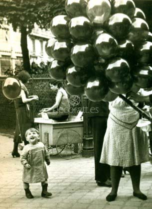 Vendedora de globos en el Parc Montsouris, Paris, 1934