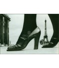 Zapato y torre Eiffel, Paris, 1974